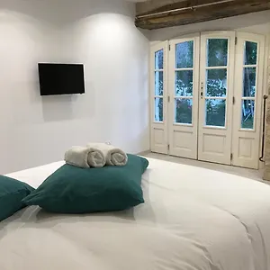Les Mandarins Bed & Breakfast